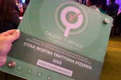 Pizzeria-Cosa-Nostra-Ecuador-Quito-Certificado-Distintivo-Q-2