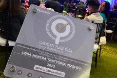 Pizzeria-Cosa-Nostra-Ecuador-Quito-Certificado-Distintivo-Q-4